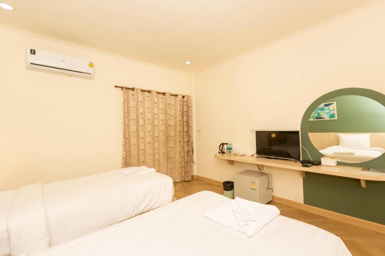 Sky View Hotel Buriram Extérieur photo