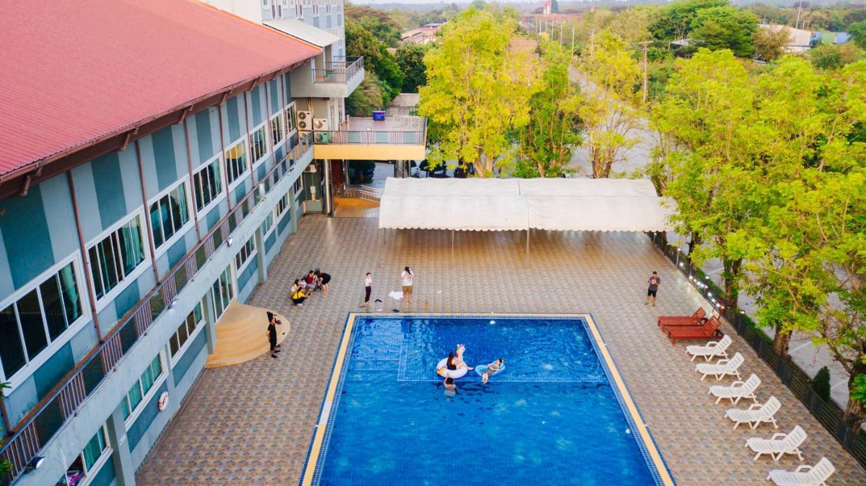 Sky View Hotel Buriram Extérieur photo